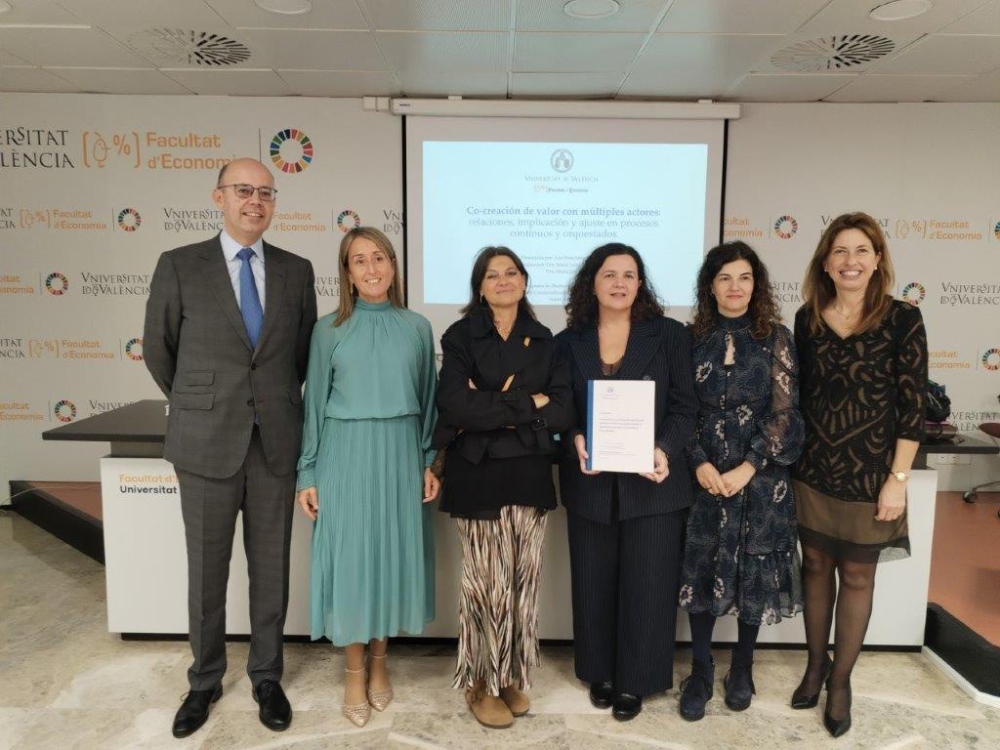 ANA ROSA MORENO GARCÍA, NUEVA DOCTORA DE LA UNIVERSIDAD DE VALENCIA