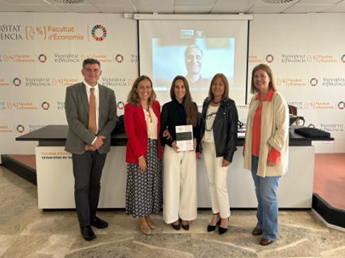 VERÓNICA TEJERO MARTOS, NUEVA DOCTORA DE LA UNIVERSIDAD DE VALENCIA  